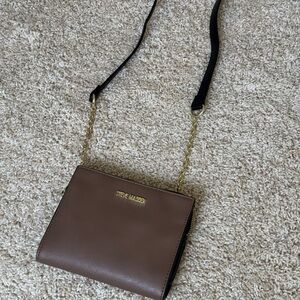 Steve Madden taupe purse